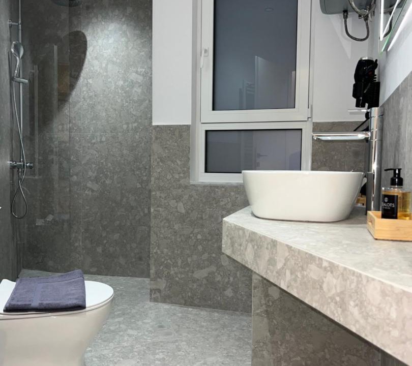 Photo of Bathroom in Ioannina Town Centre