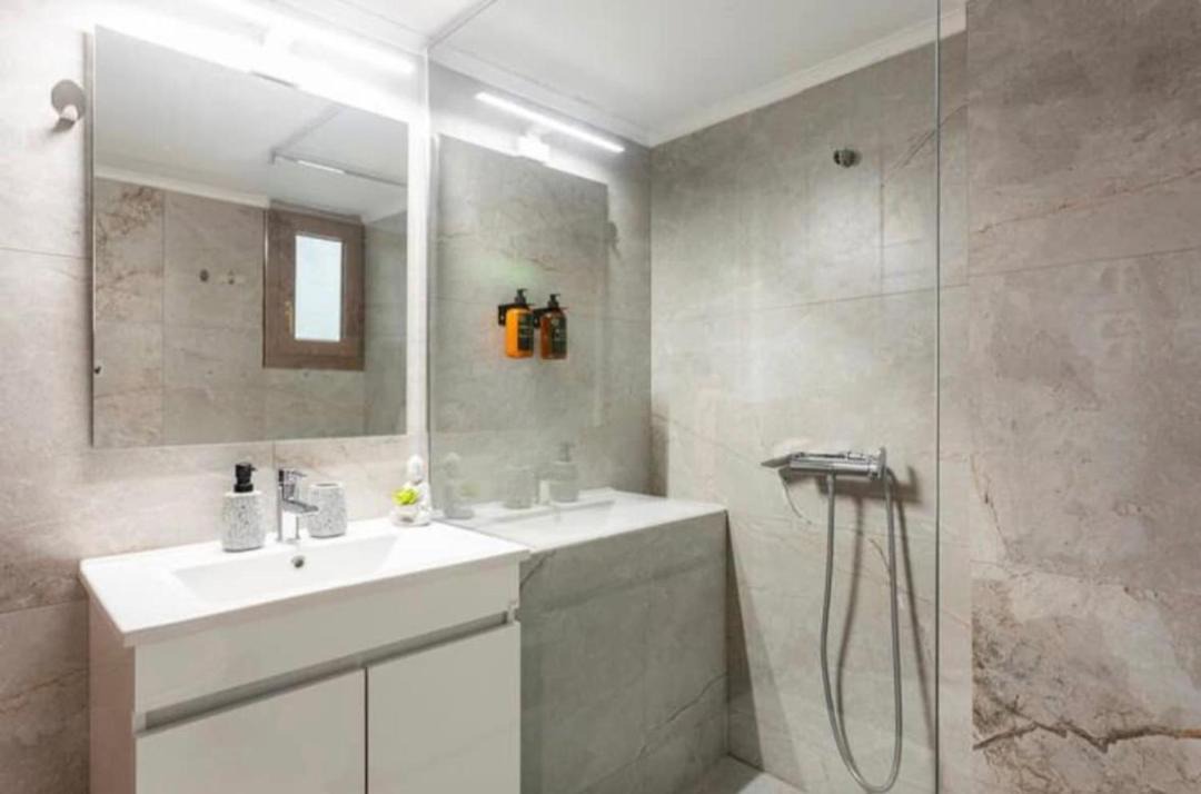 Photo of Bathroom in Neapoli