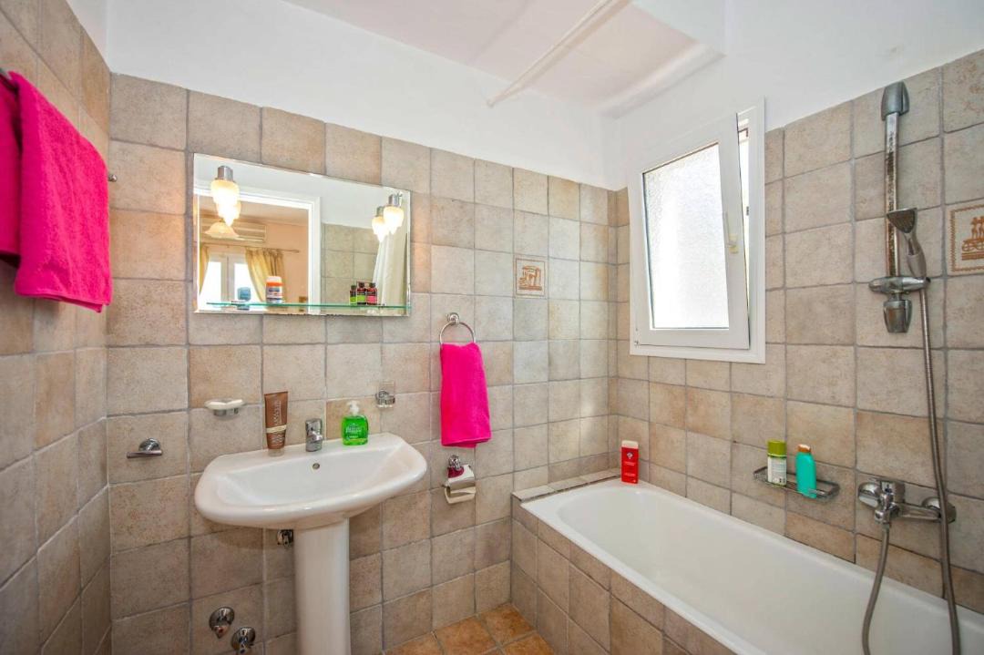 Photo of Bathroom in Leivathos