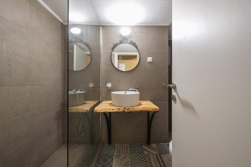 Photo of Bathroom in Kerameikos