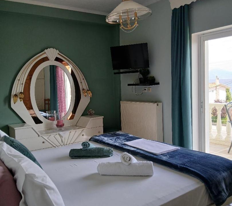 Photo of Bedroom in Platanitis