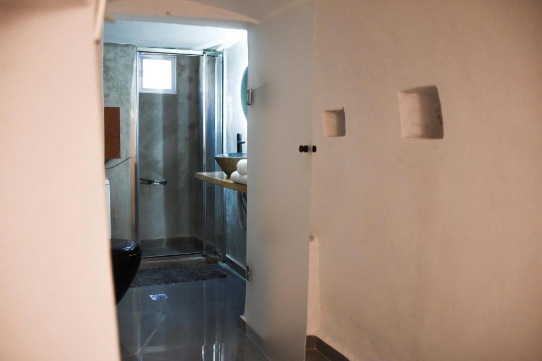 Photo of Bathroom in East Mani