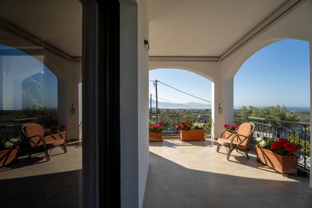 Photo of Patio Balcony in Katsaraiika