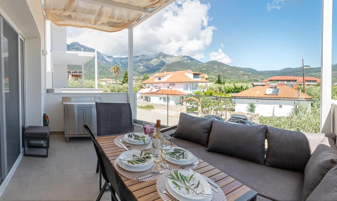 Photo of Patio Balcony in Chrisi Akti