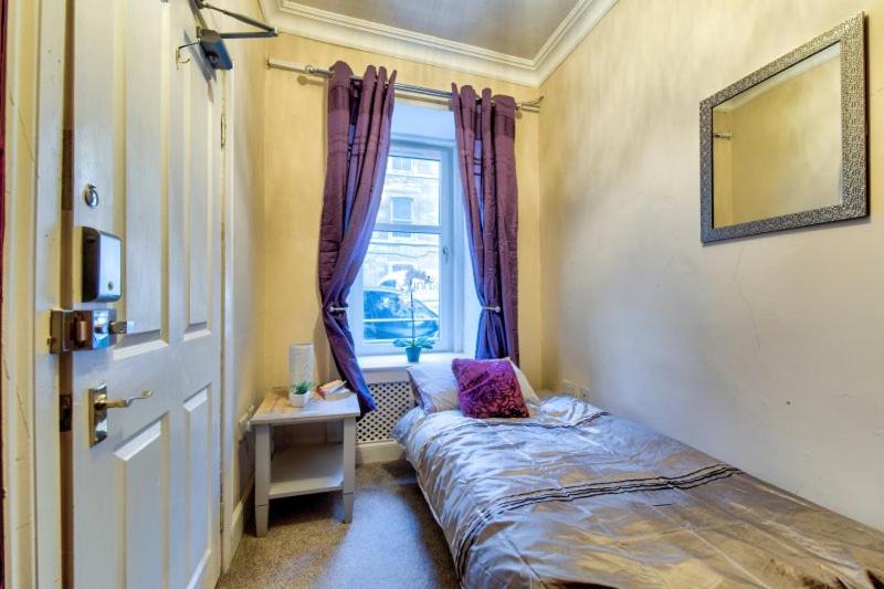 Photo of Bedroom in Tollcross