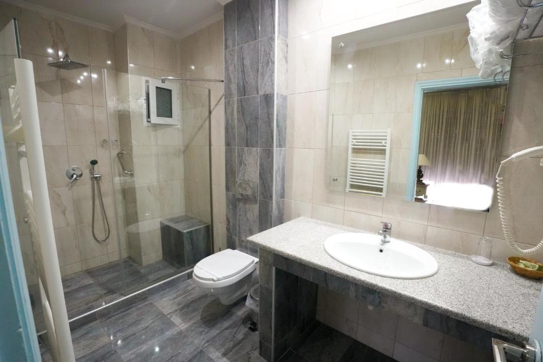 Photo of Bathroom in Drama