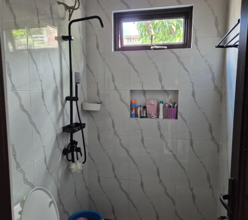 Photo of Bathroom in Dinoyo