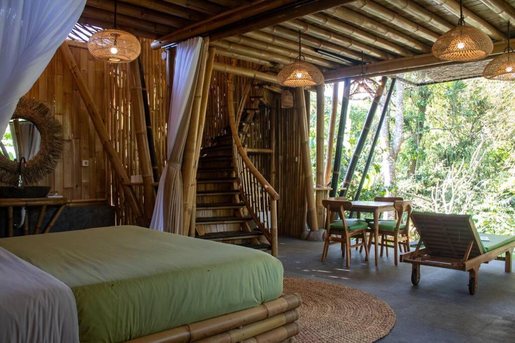 Photo of Others in Selat