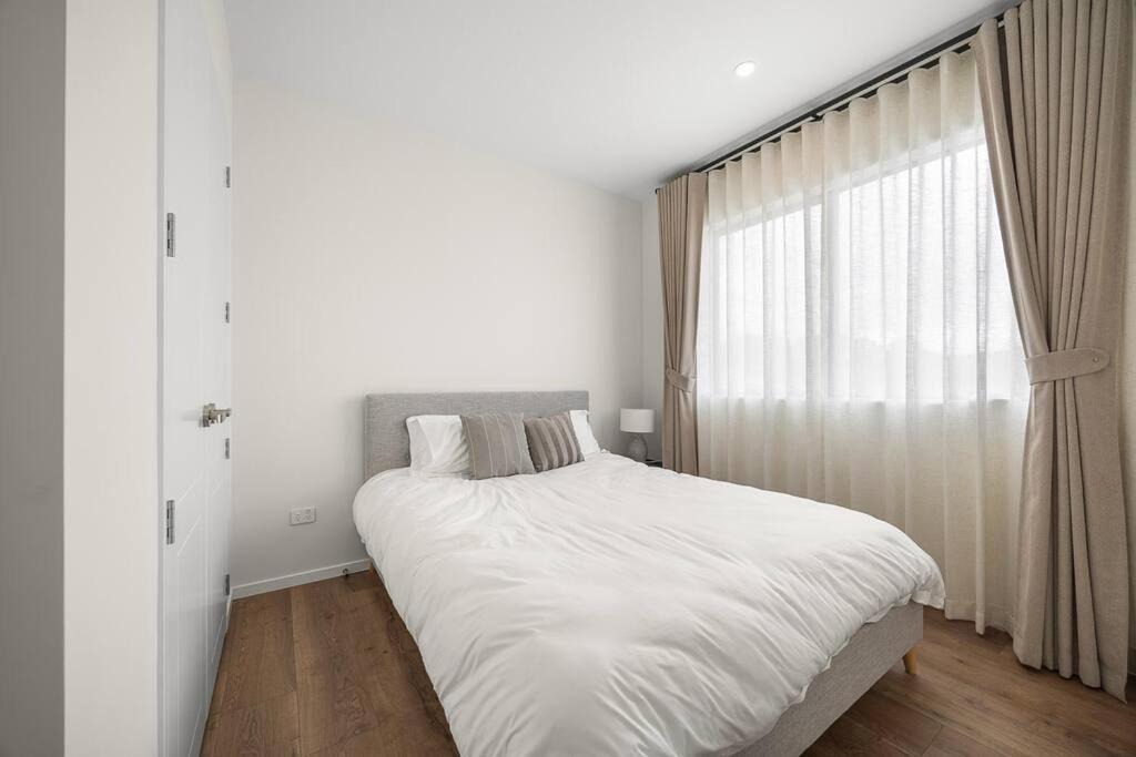 Photo of Bedroom in Flat Bush