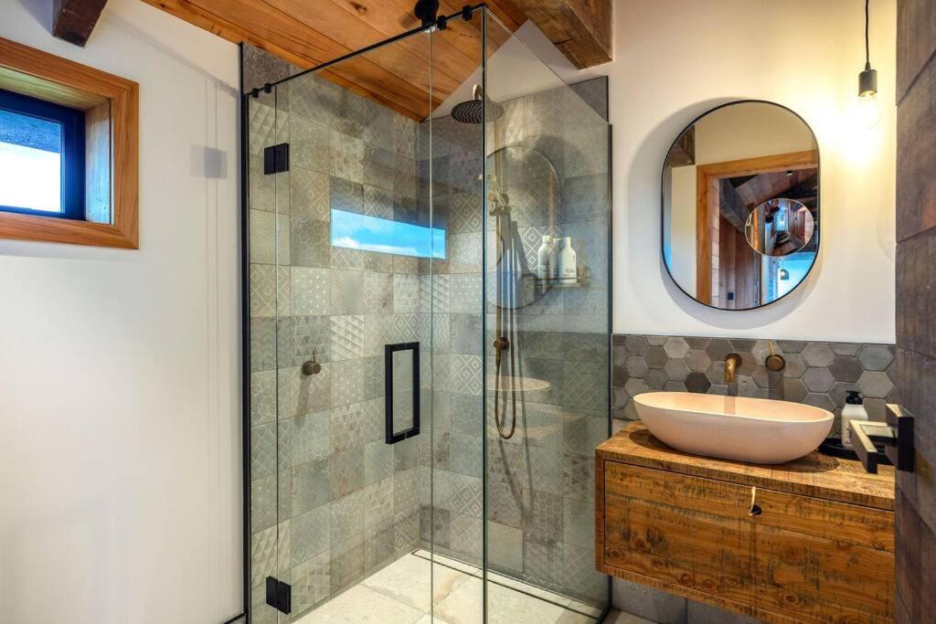 Photo of Bathroom in Onetangi