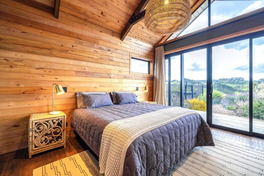 Photo of Bedroom in Onetangi