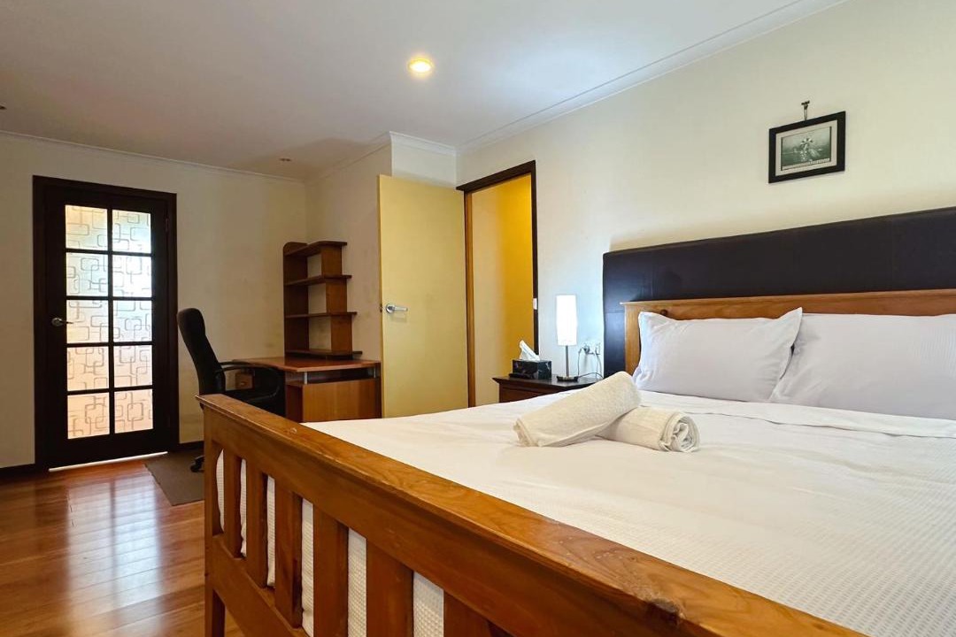Photo of Bedroom in Seven Mile Beach