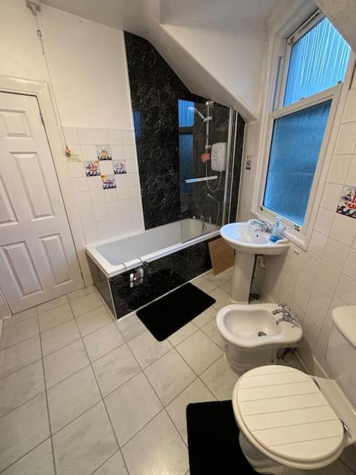Photo of Bathroom in Burntisland