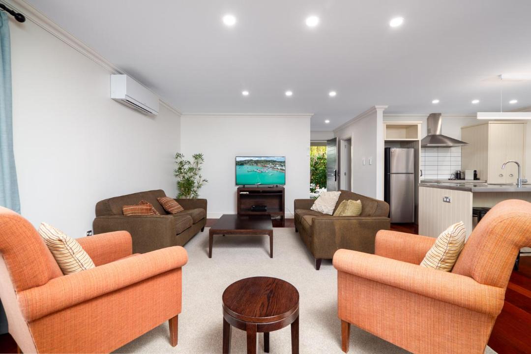 Photo of Others in Russell