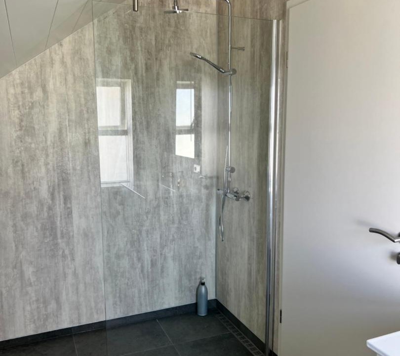 Photo of Bathroom in Hofn