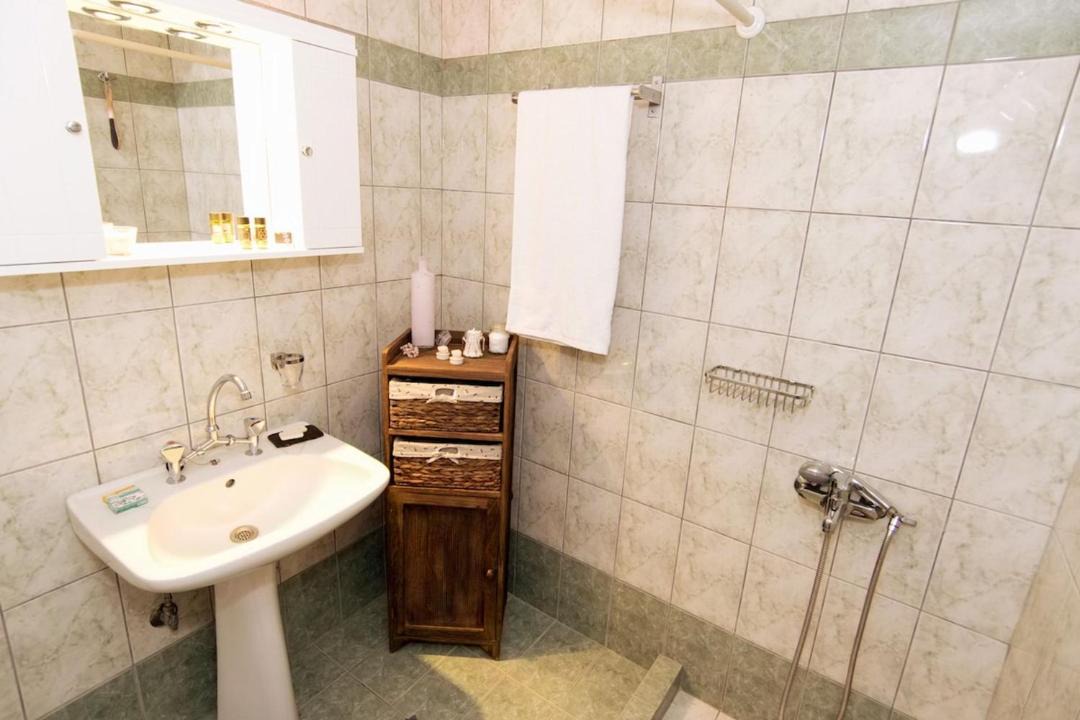 Photo of Bathroom in Loulos