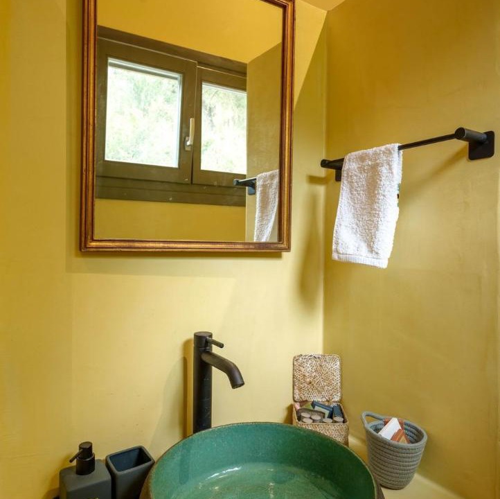 Photo of Bathroom in Kolaitis