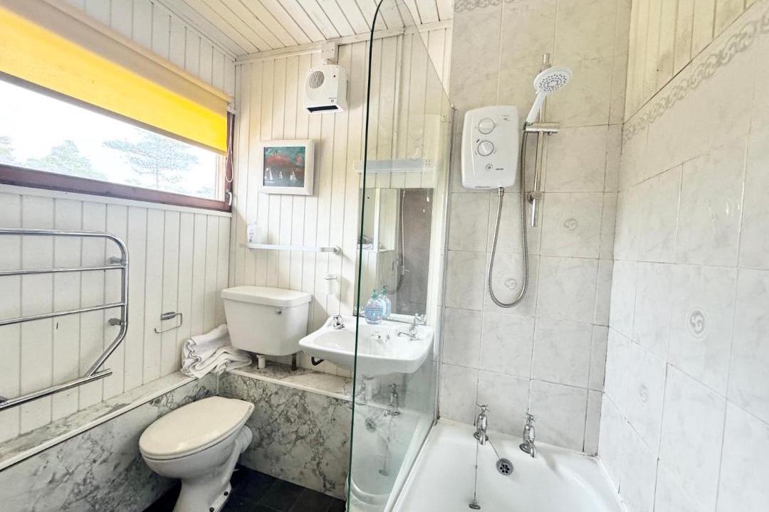 Photo of Bathroom in Torlundy