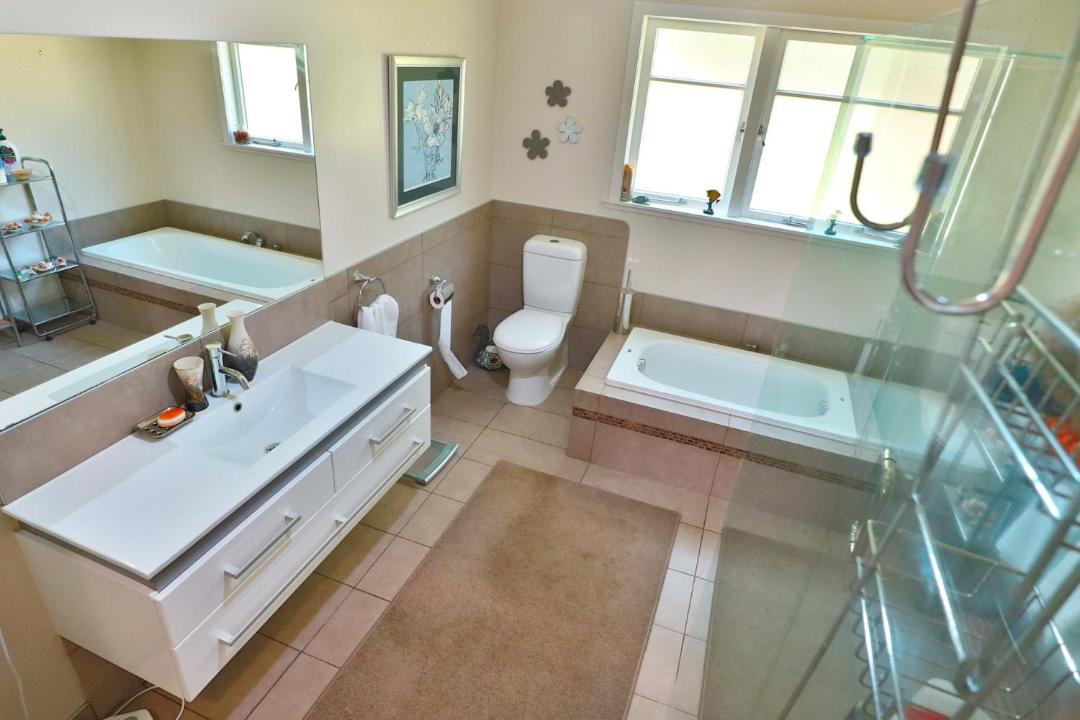Photo of Bathroom in Taumarunui
