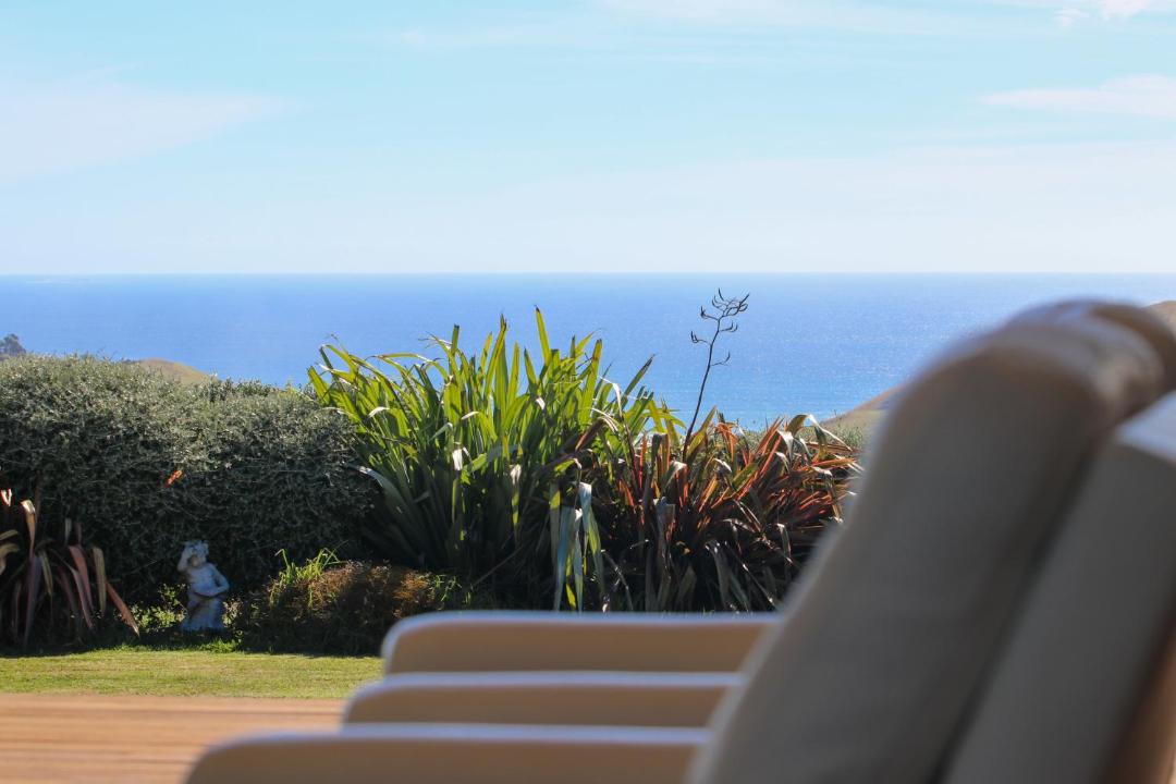 Photo of Others in Raglan