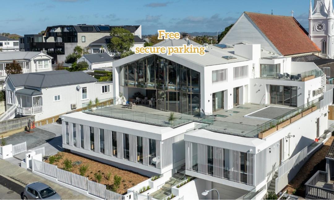 Photo of Others in Ponsonby