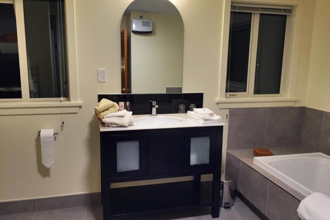 Photo of Bathroom in Oamaru