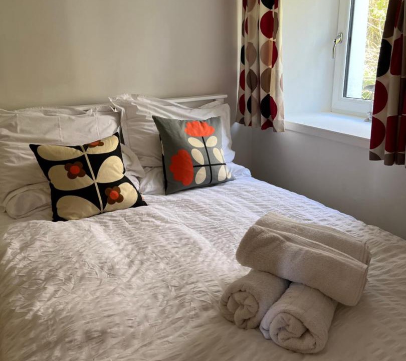 Photo of Others in Evie