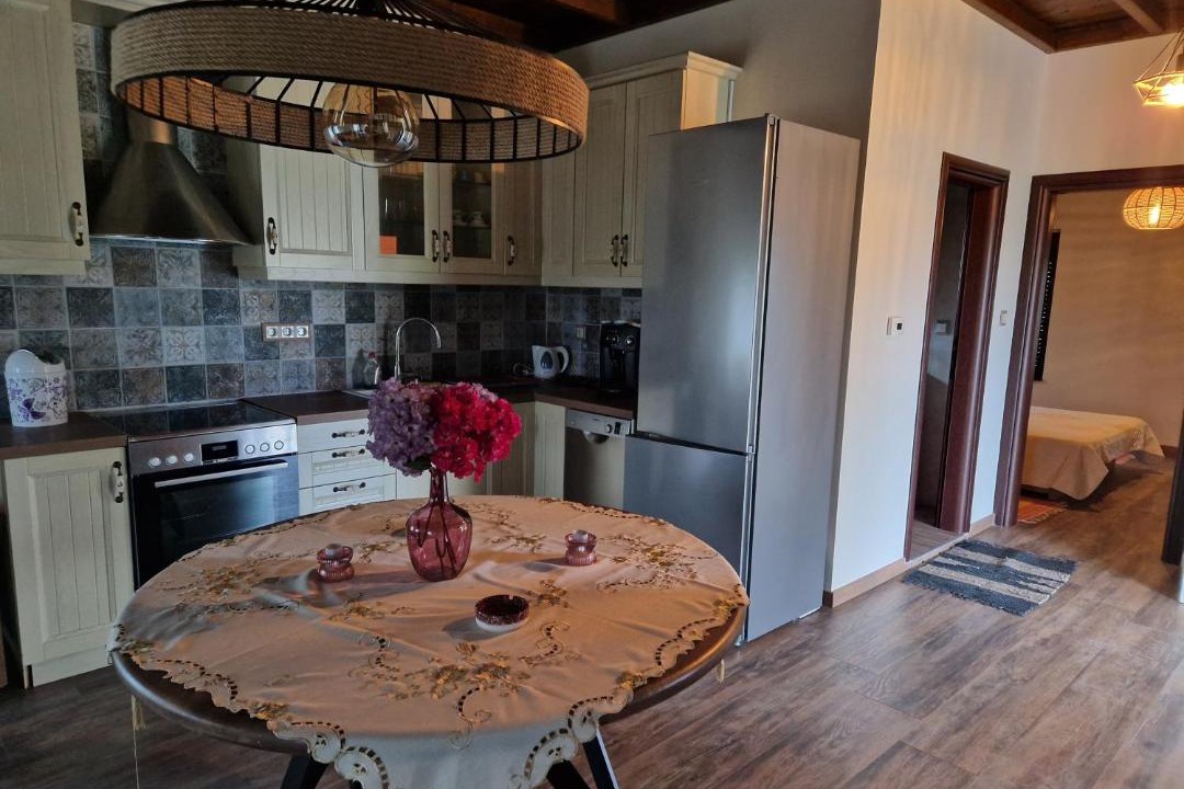 Photo of Others in Sfendamion