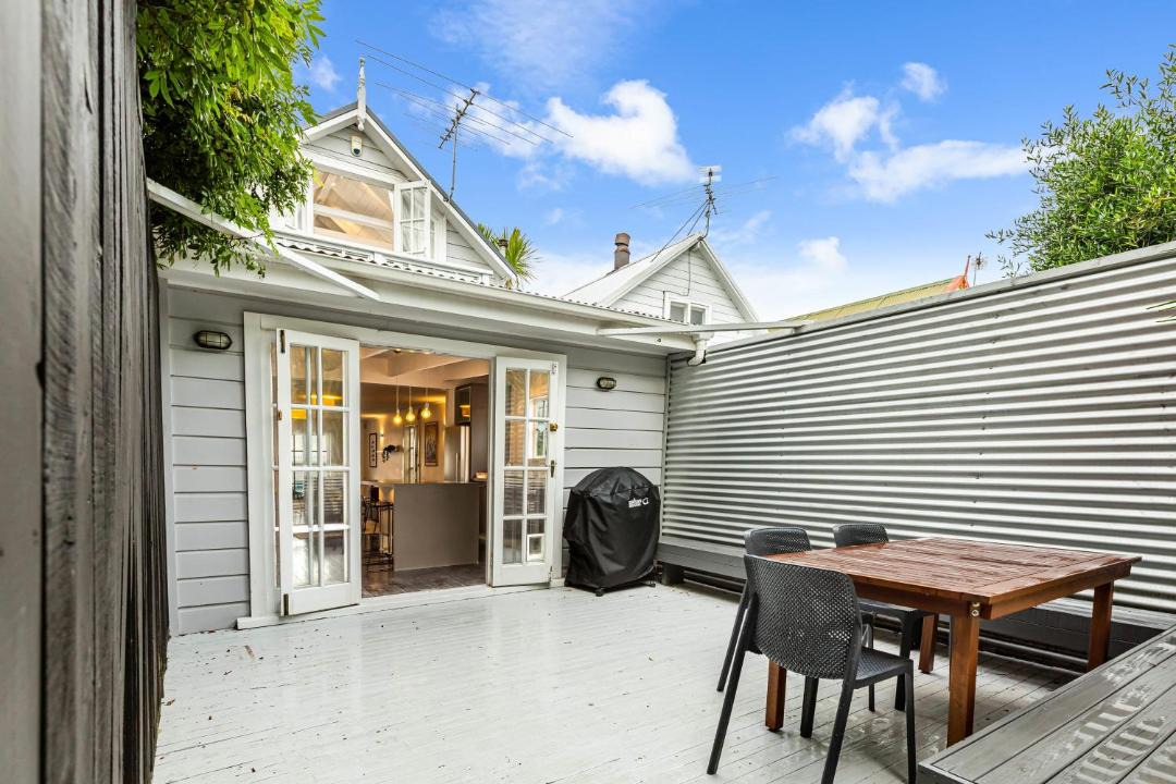 Photo of Others in Ponsonby