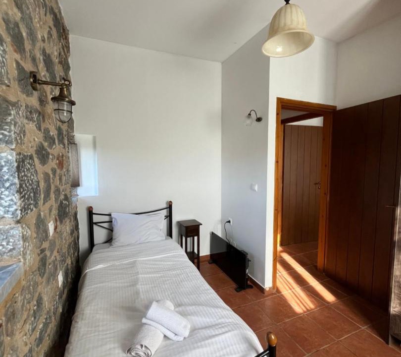 Photo of Others in Omales