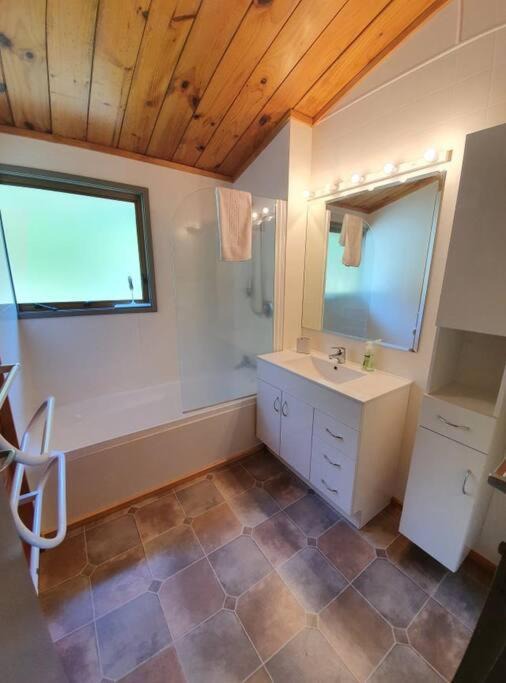 Photo of Bathroom in Lynmore