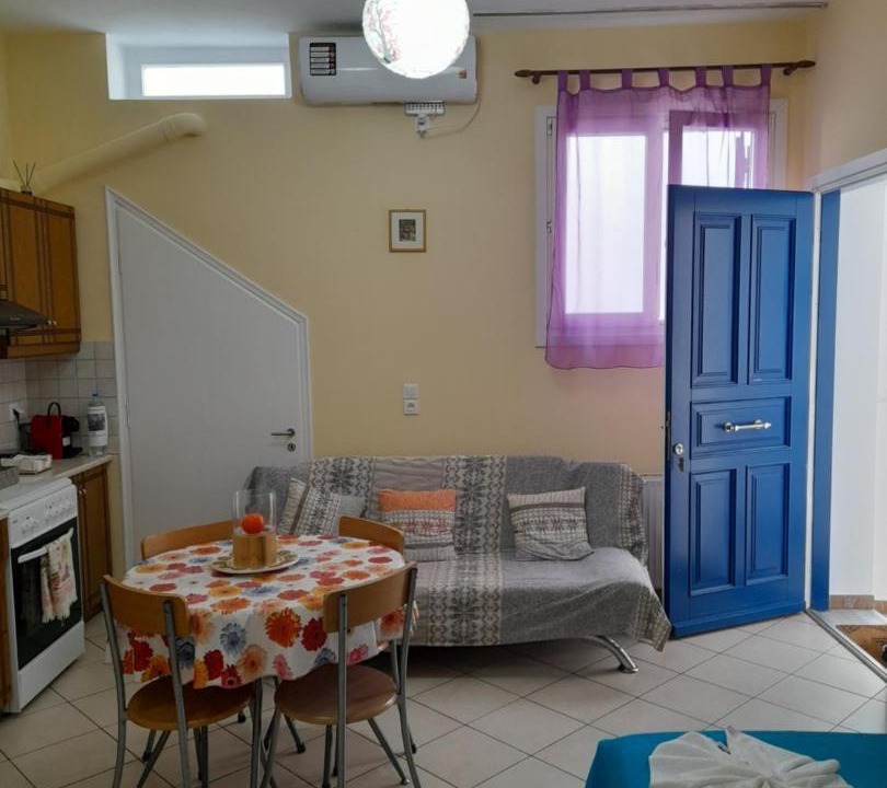 Photo of Livingroom in Paleopolis