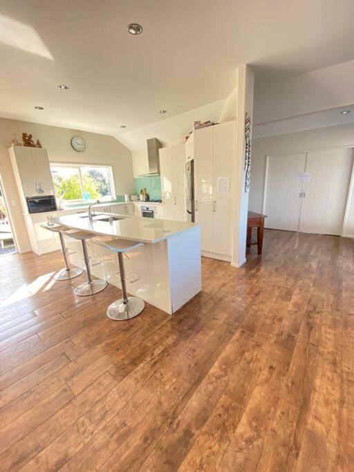 Photo of Others in Russell