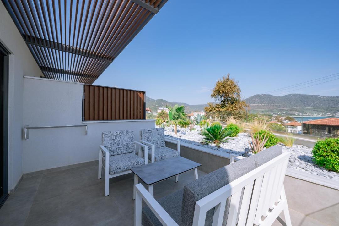 Photo of Patio Balcony in Chrisi Akti