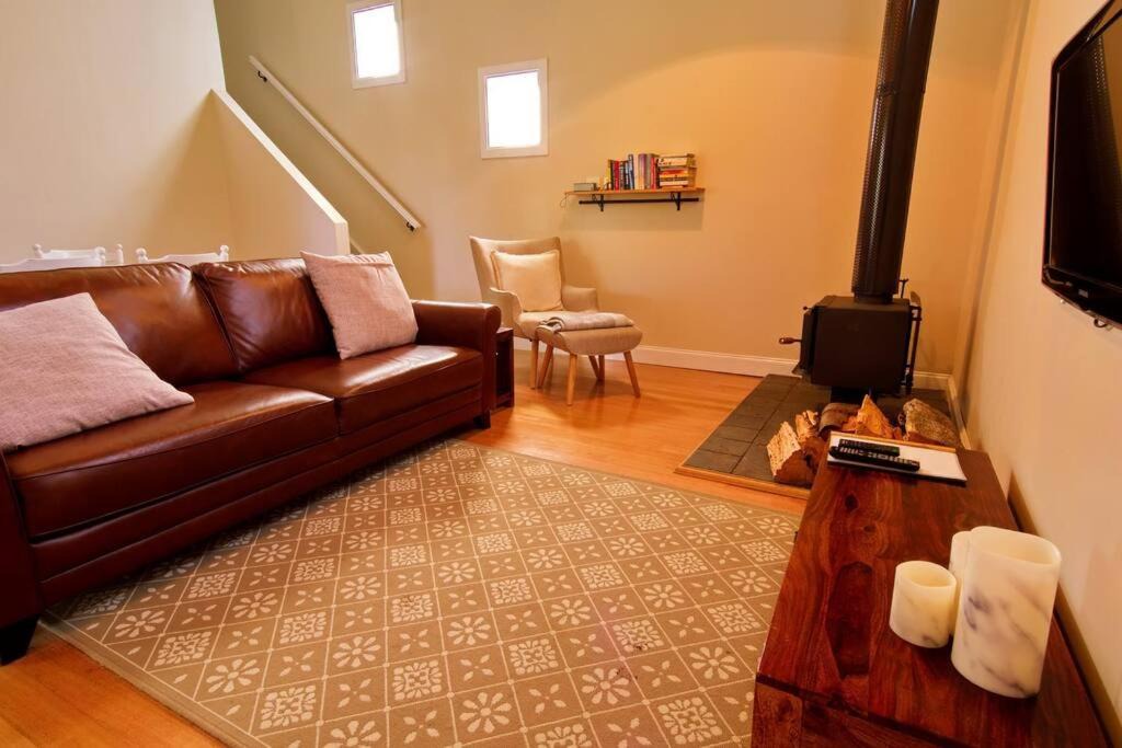 Photo of Livingroom in North Lilydale