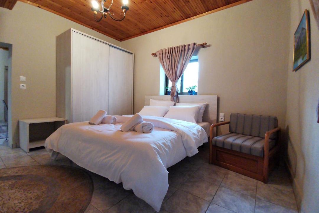 Photo of Bedroom in Exaplatanos