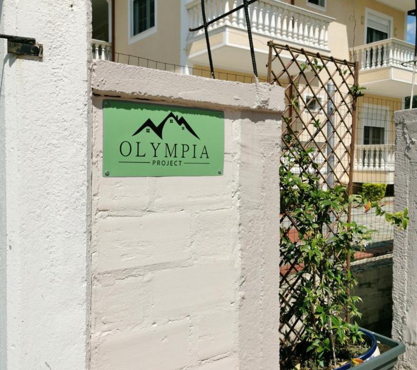 Photo of Buildings in Exaplatanos