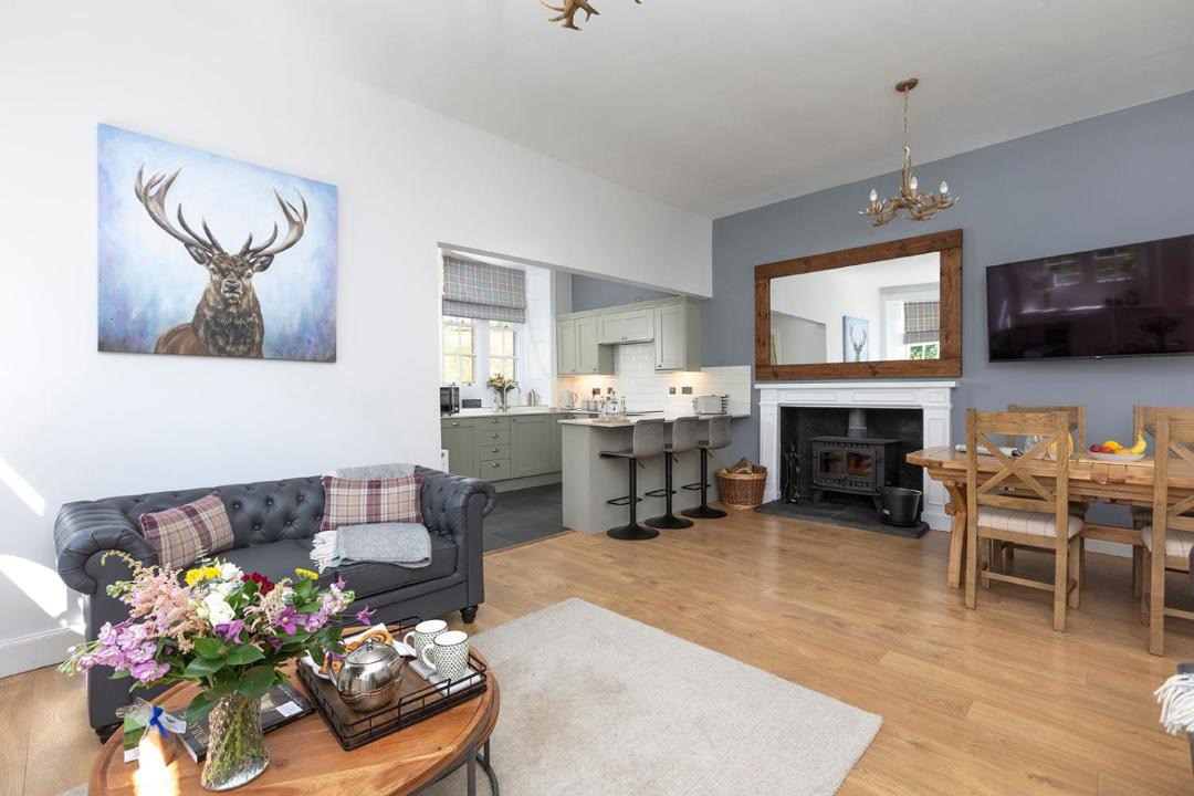 Photo of Livingroom in Thornhill