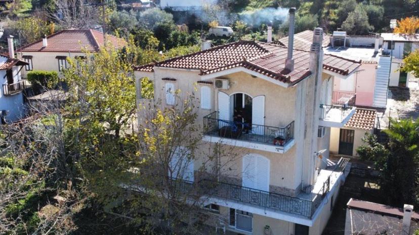 Photo of Buildings in Akraifnion