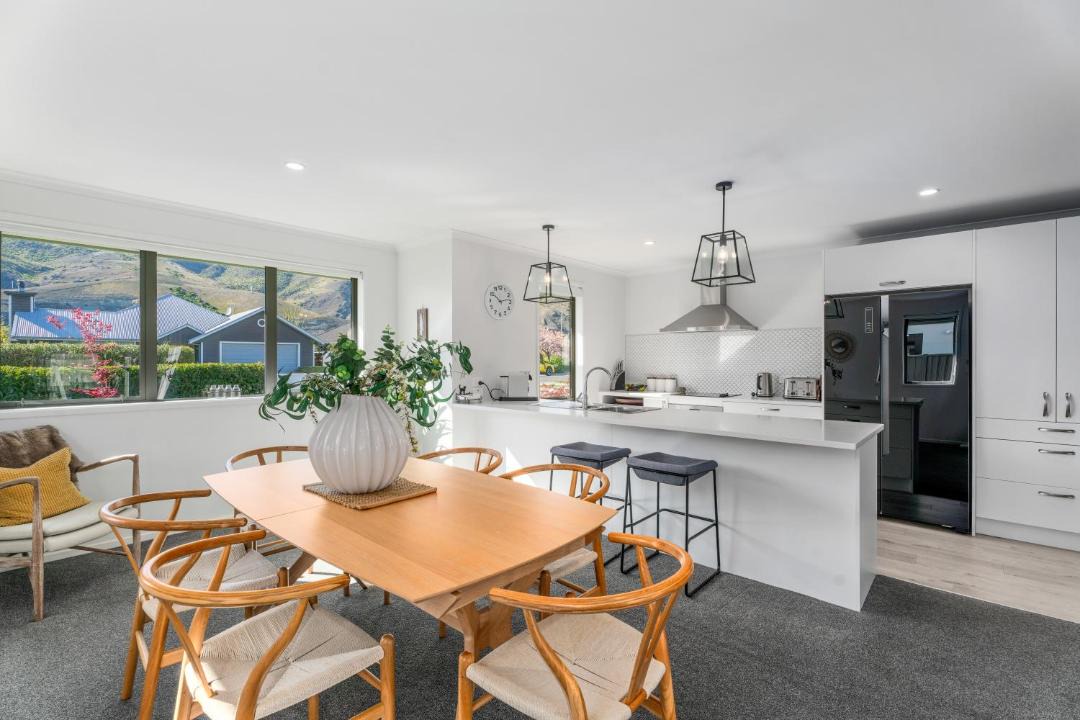 Photo of Livingroom in Lowburn