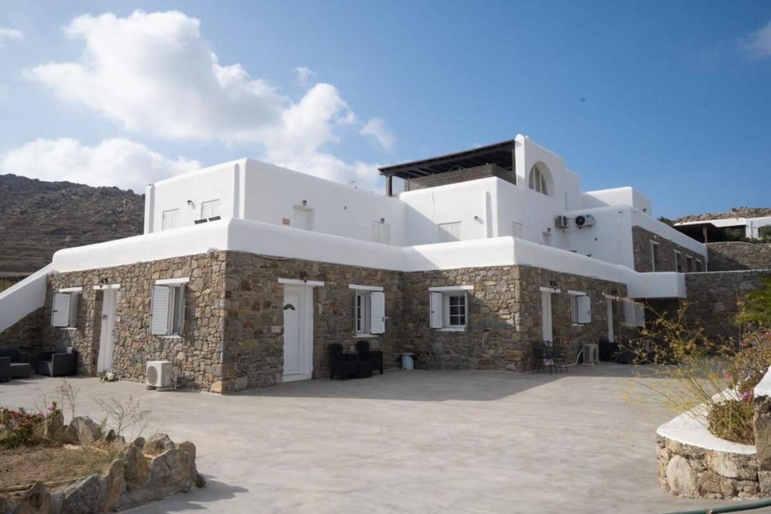 Photo of Buildings in Plintri