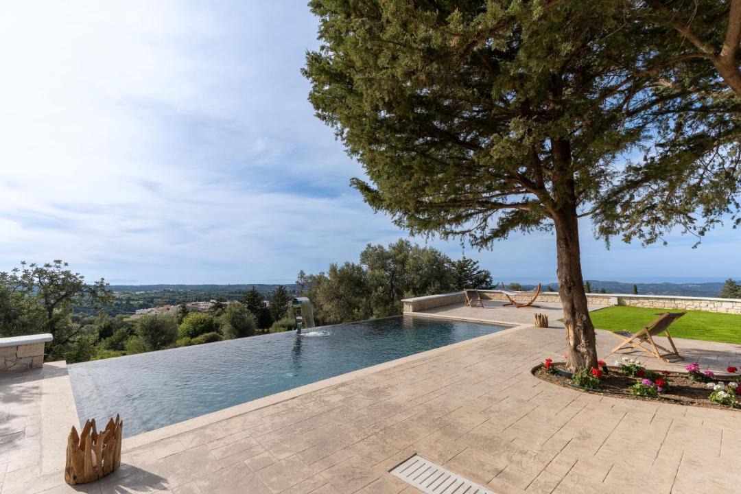 Photo of Outdoor in Margarites
