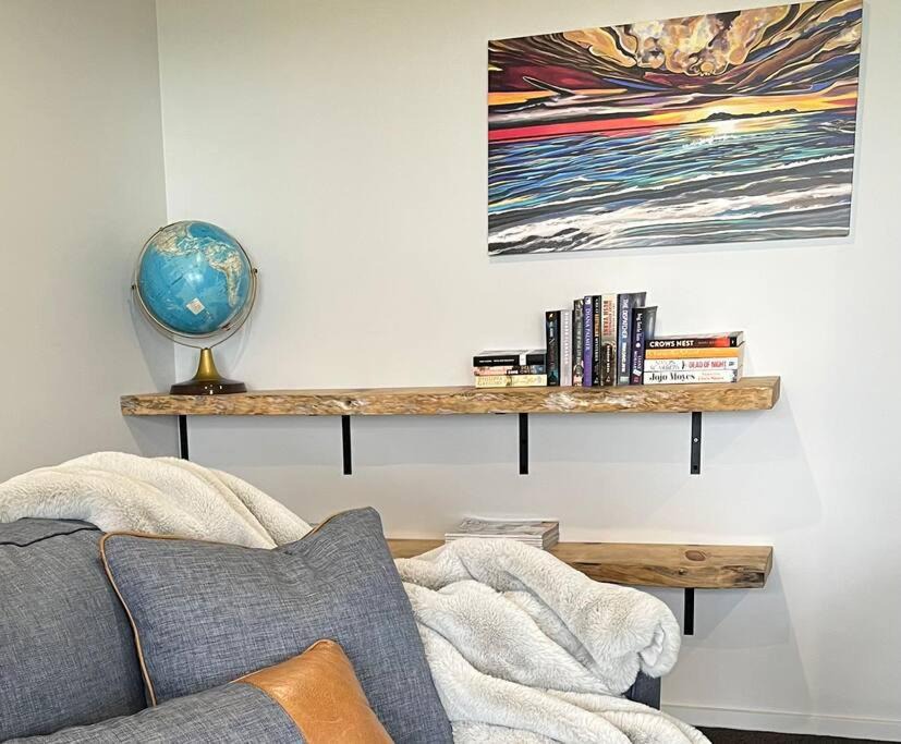 Photo of Livingroom in Surveyors Bay