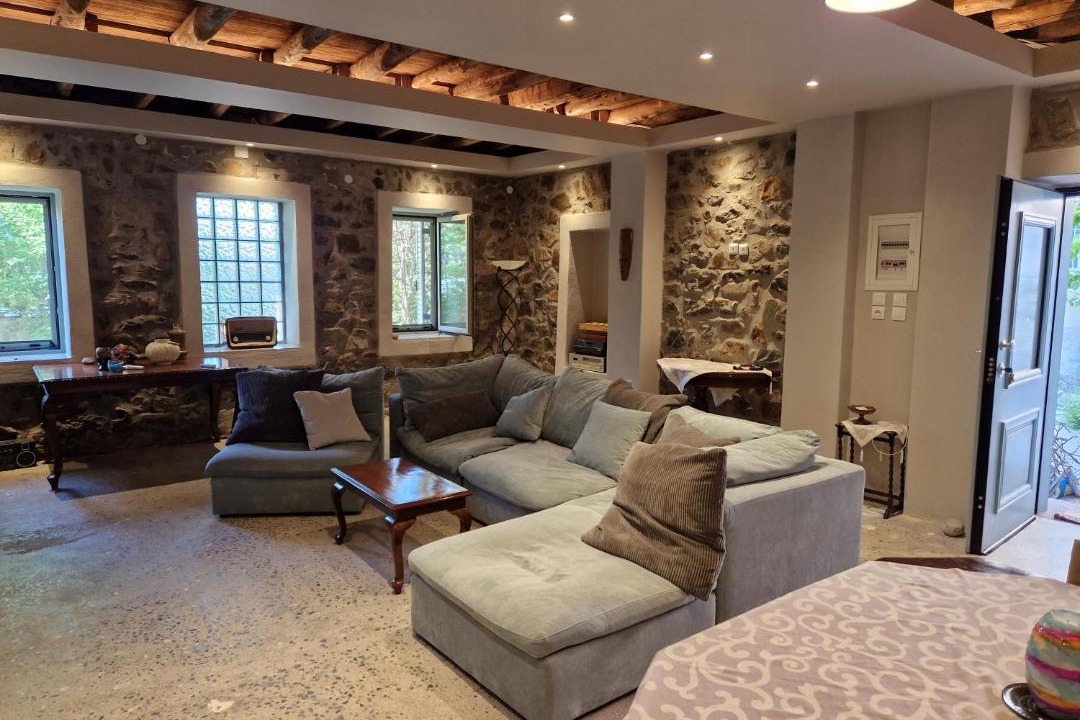 Photo of Livingroom in Oichalia