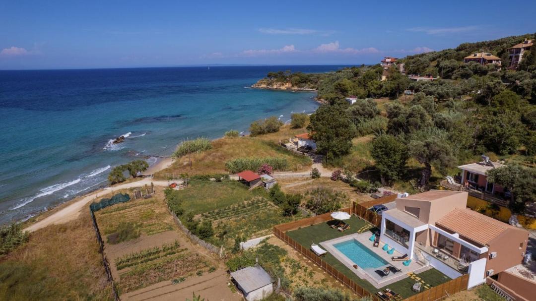 Photo of Others in Alikanas