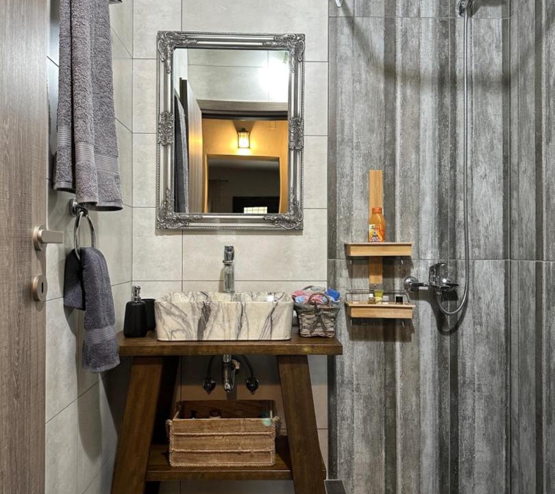 Photo of Others in Nees Pagases