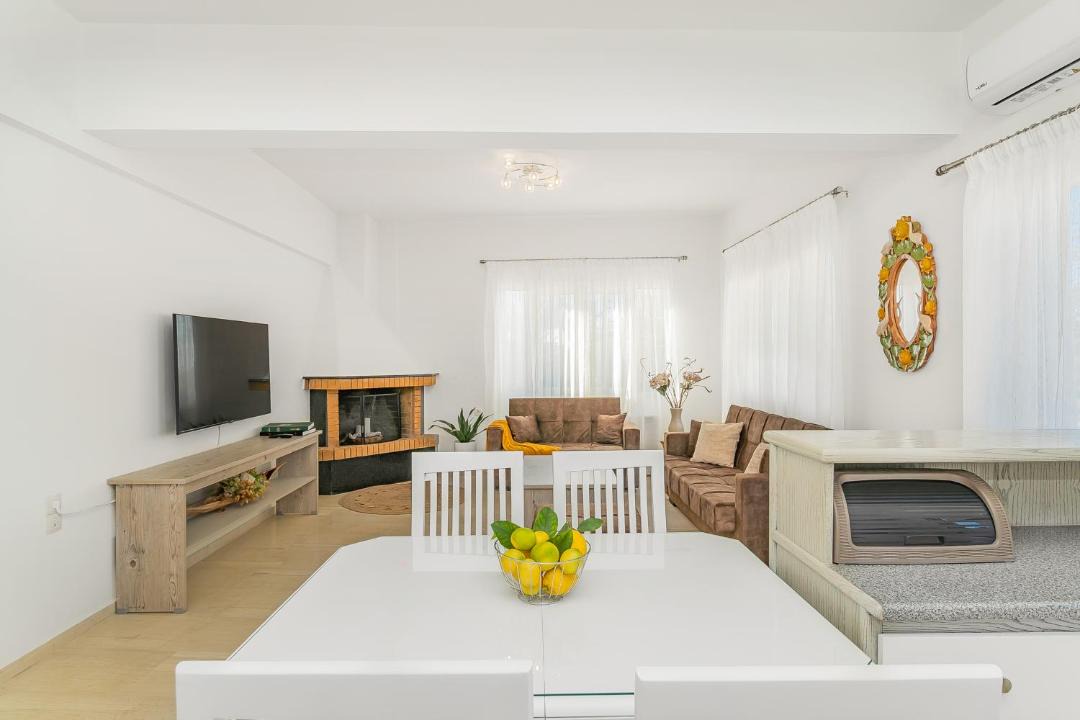 Photo of Livingroom in Malia
