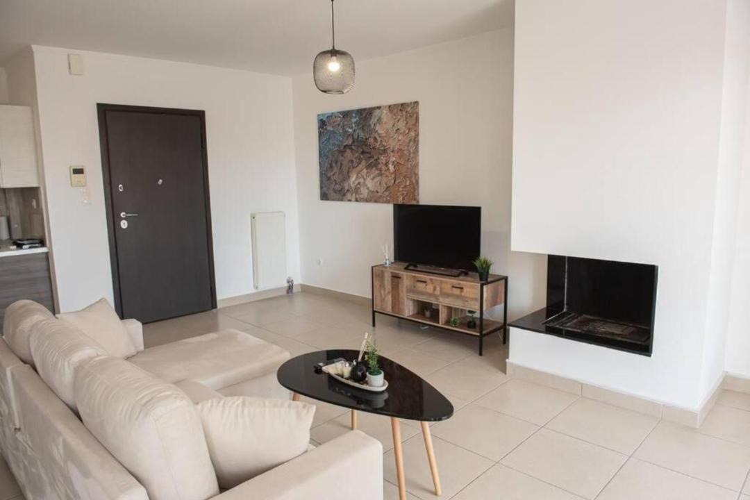 Photo of Livingroom in Keratsini-Drapetsona