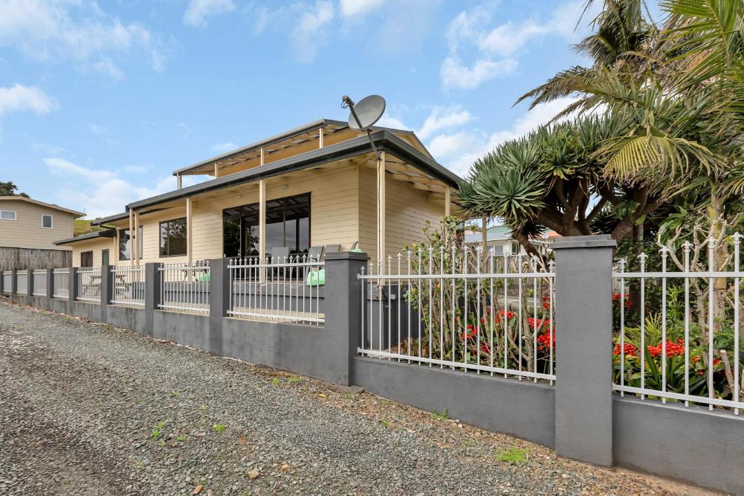 Photo of Buildings in Cable Bay