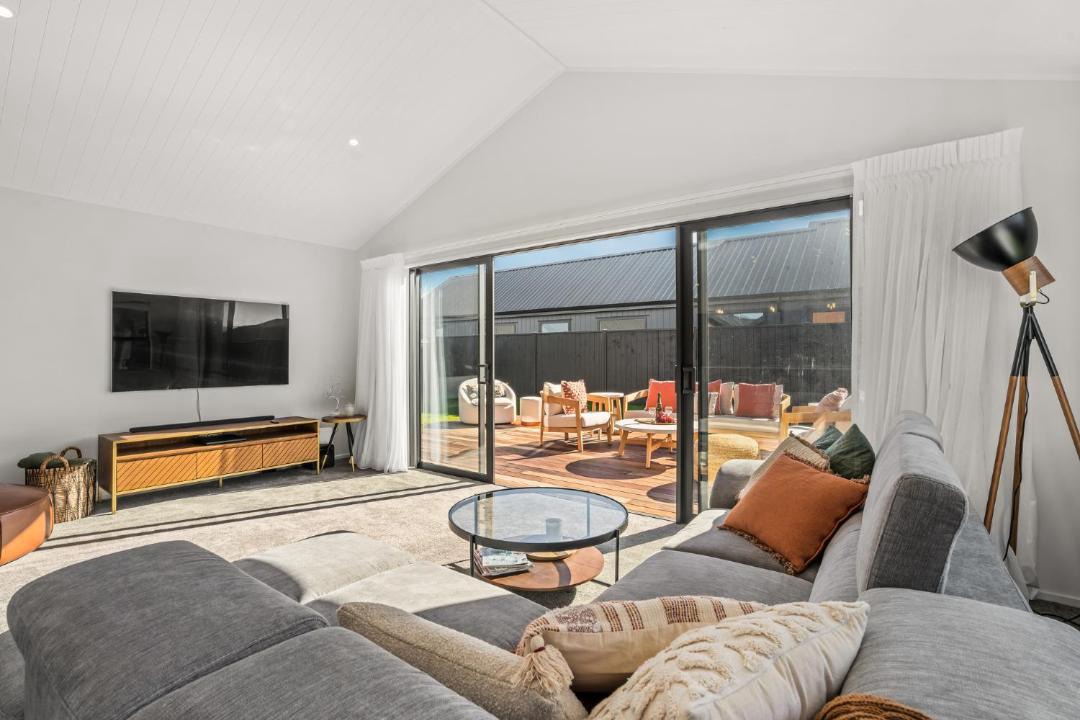 Photo of Livingroom in Lowburn